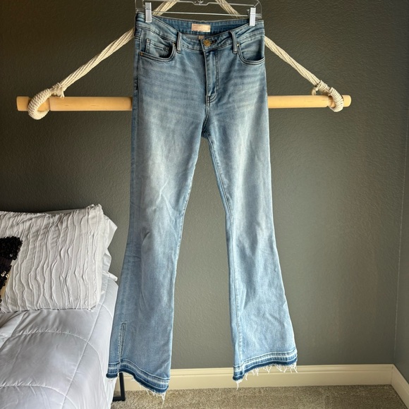 Kut from Kloth Stella High rise Flare Side Slit Jean Size: 2 - Picture 3 of 7